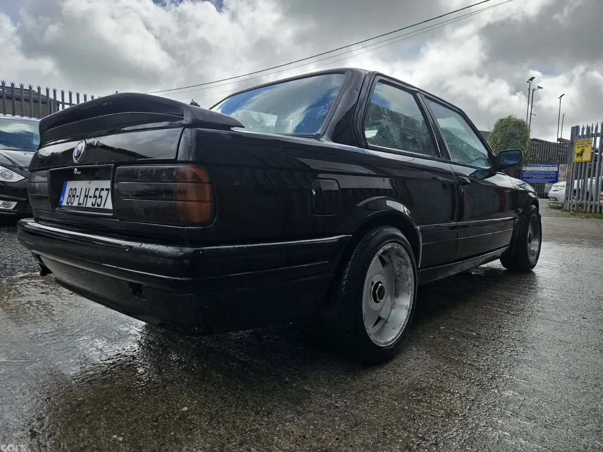 BMW 3-Series Saloon, Petrol, 1988, Black