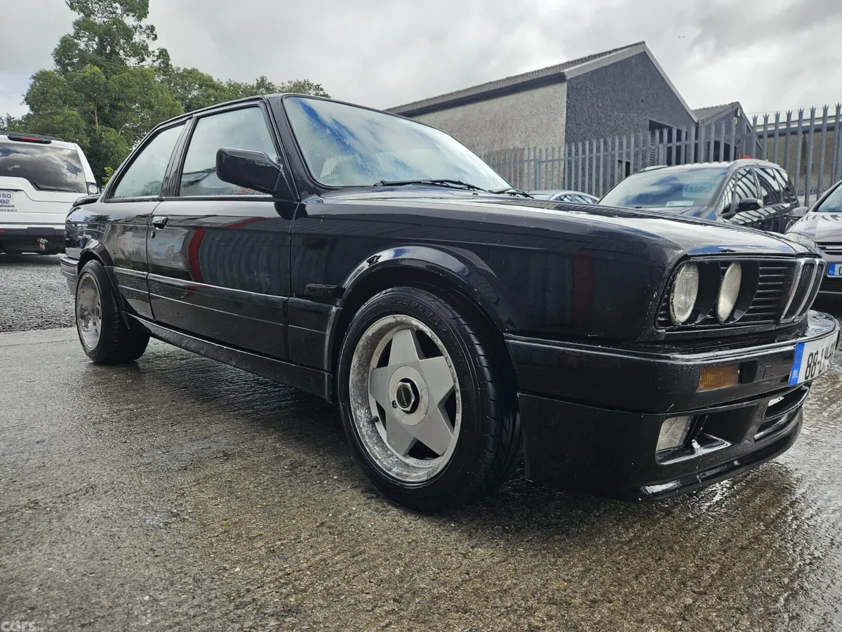 BMW 3-Series Saloon, Petrol, 1988, Black
