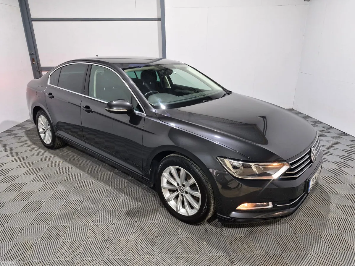 Volkswagen Passat Saloon, Diesel, 2019, Grey