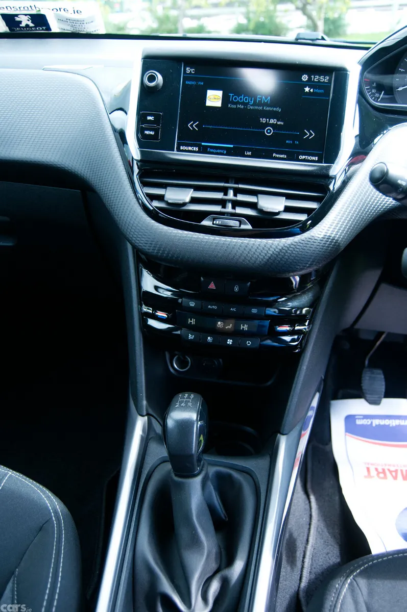 Peugeot 2008 Estate, Diesel, 2018, Red