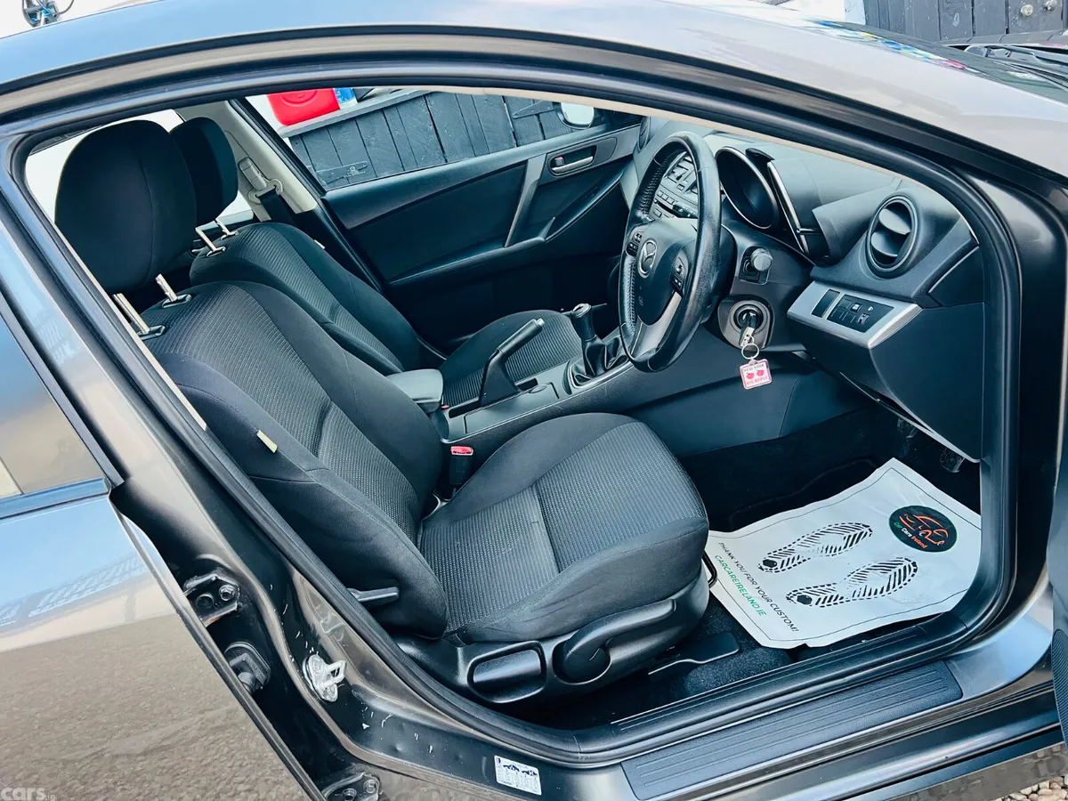 Mazda Mazda3 Hatchback, Petrol, 2013, Grey