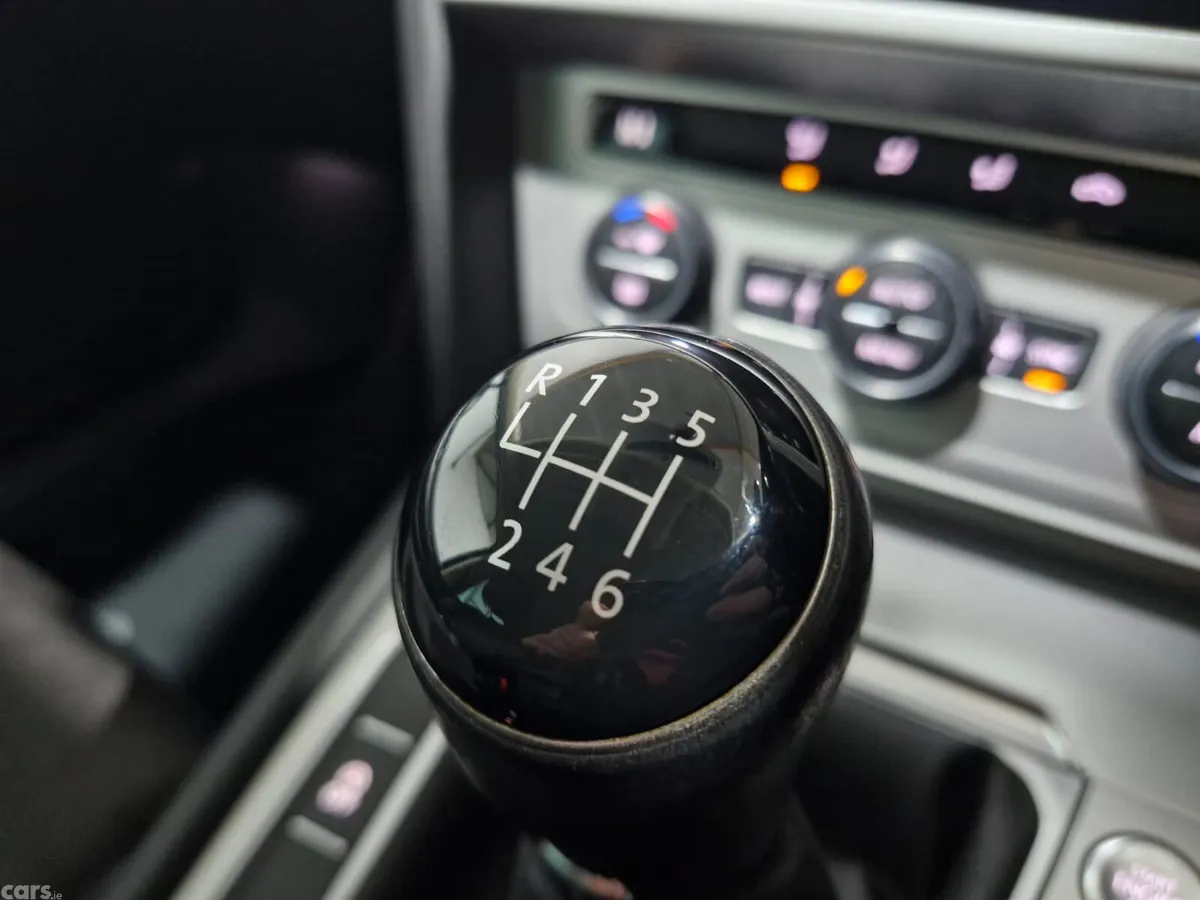 Volkswagen Passat Saloon, Diesel, 2019, Grey