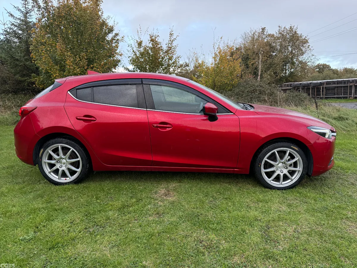 Mazda Axela Hatchback, Diesel, 2017, Red