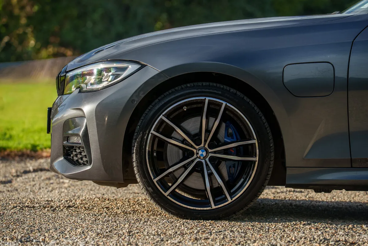 BMW 3-Series Saloon, Petrol Plug-in Hybrid, 2020, Grey