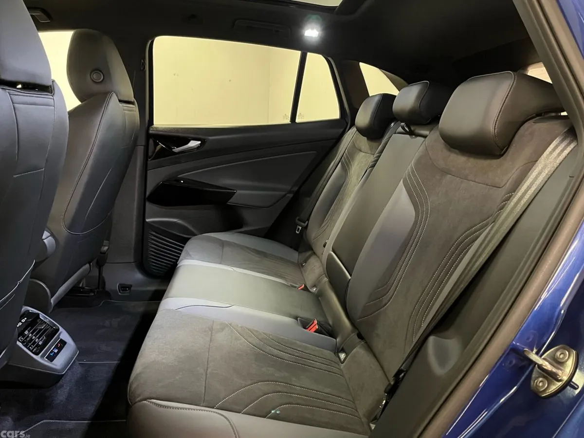 Volkswagen ID.4 SUV, Electric, 2023, Blue