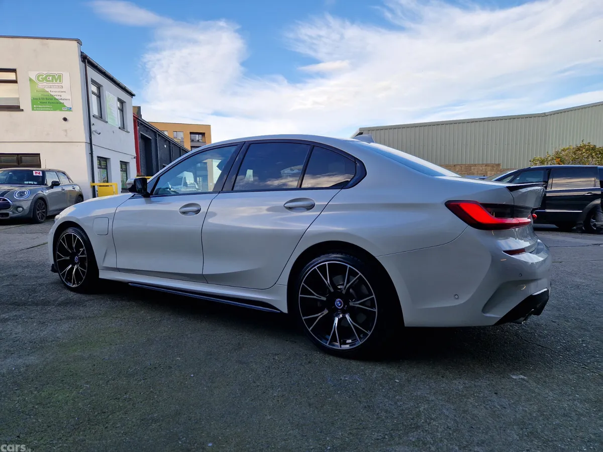BMW 3-Series Saloon, Petrol Hybrid, 2021, White