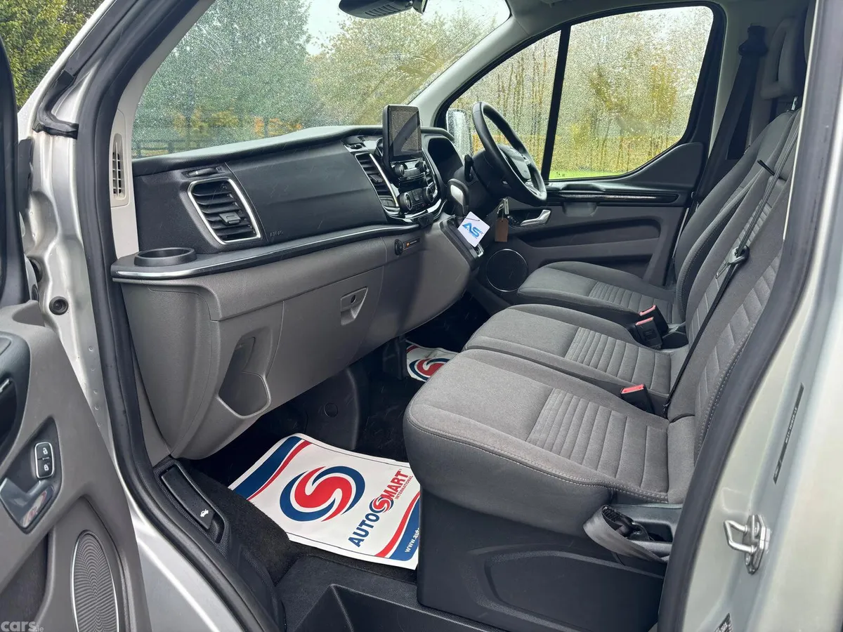 Ford Tourneo MPV, Diesel, 2022, Silver