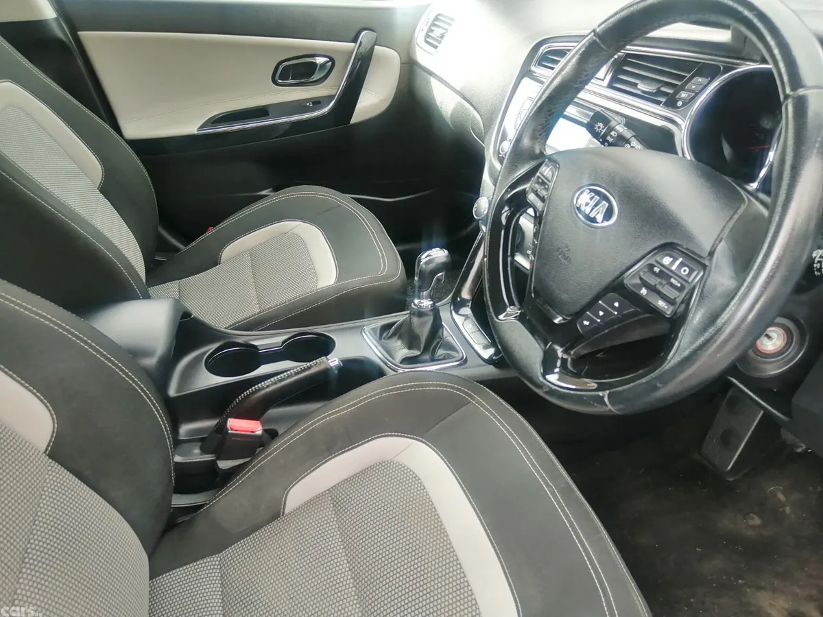 Kia Ceed Hatchback, Diesel, 2015, Silver