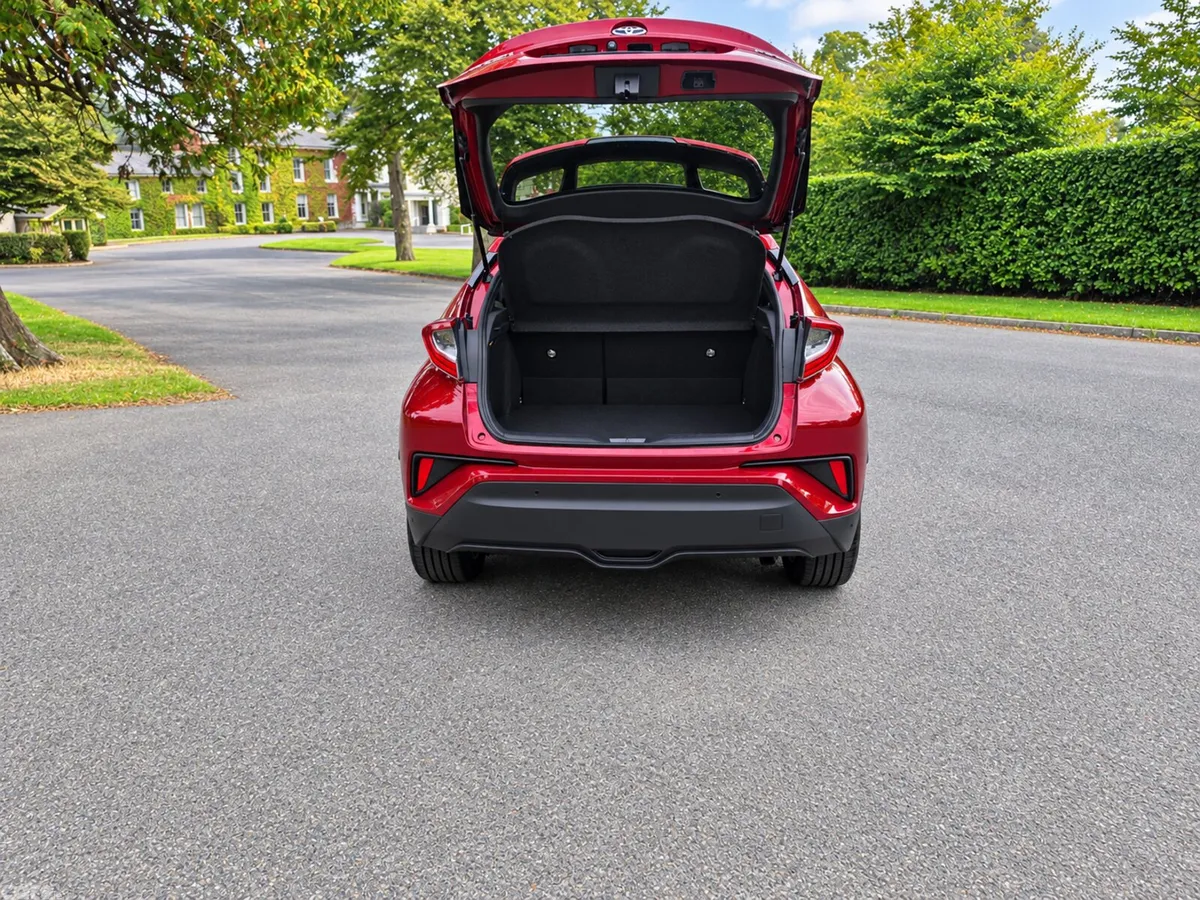Toyota C-HR Hatchback, Petrol Hybrid, 2018, White