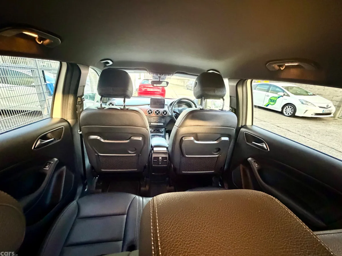 Mercedes-Benz B-Class Hatchback, Petrol, 2015, White