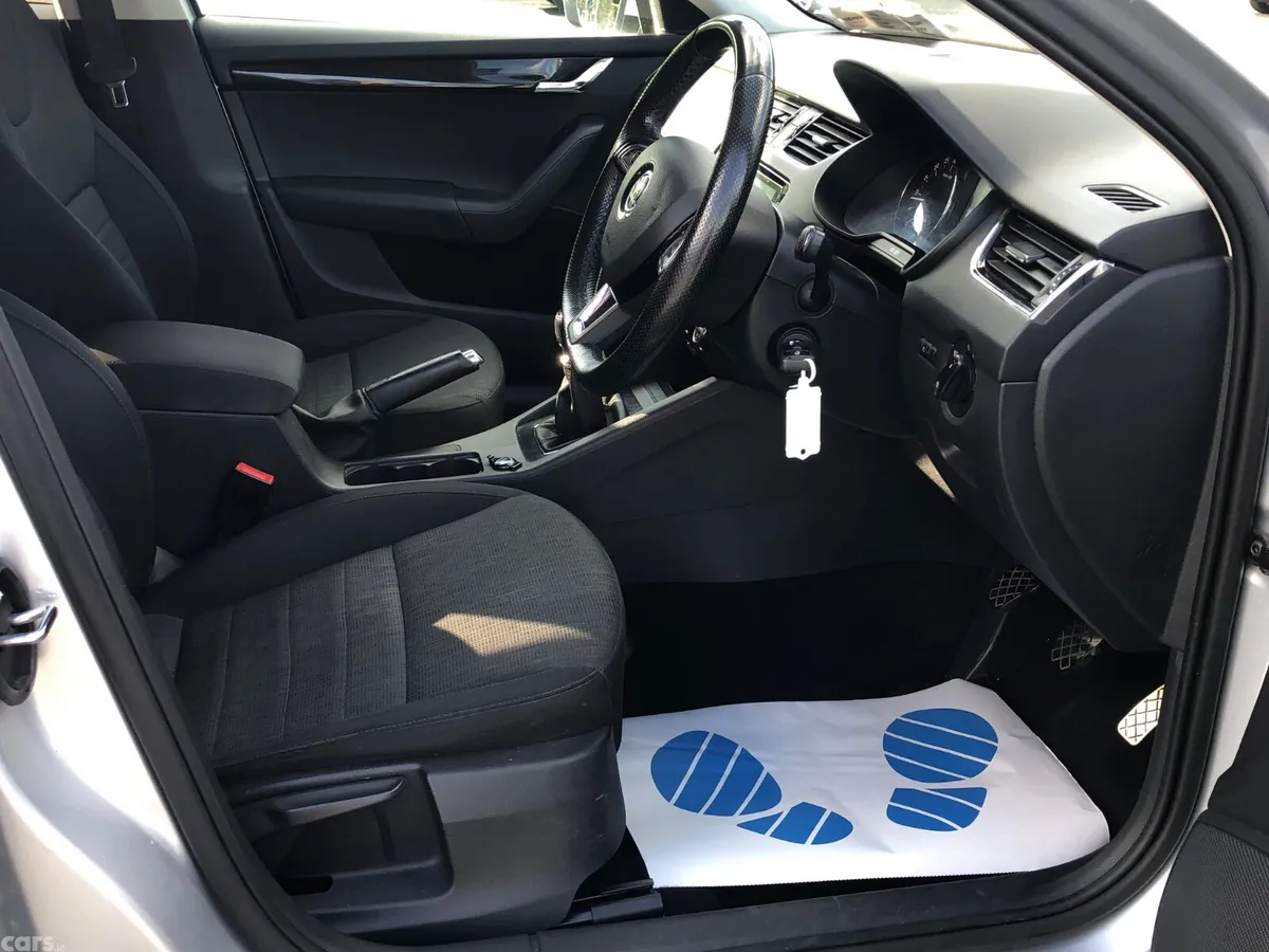 Skoda Octavia Saloon, Diesel, 2016, Silver
