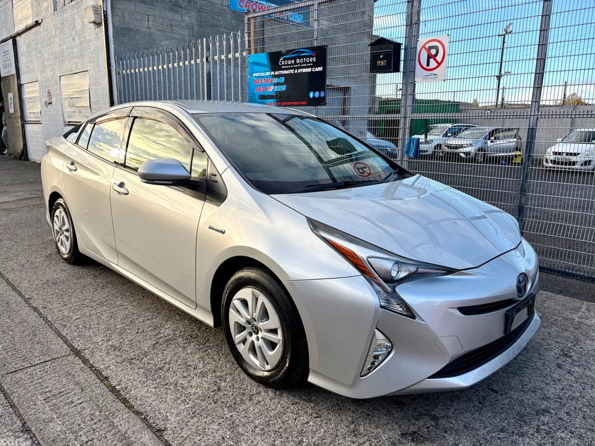 Toyota Prius Saloon, Petrol Hybrid, 2017, Silver