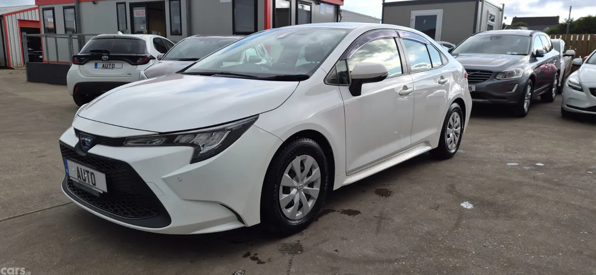 Toyota Corolla Saloon, Petrol Hybrid, 2021, White