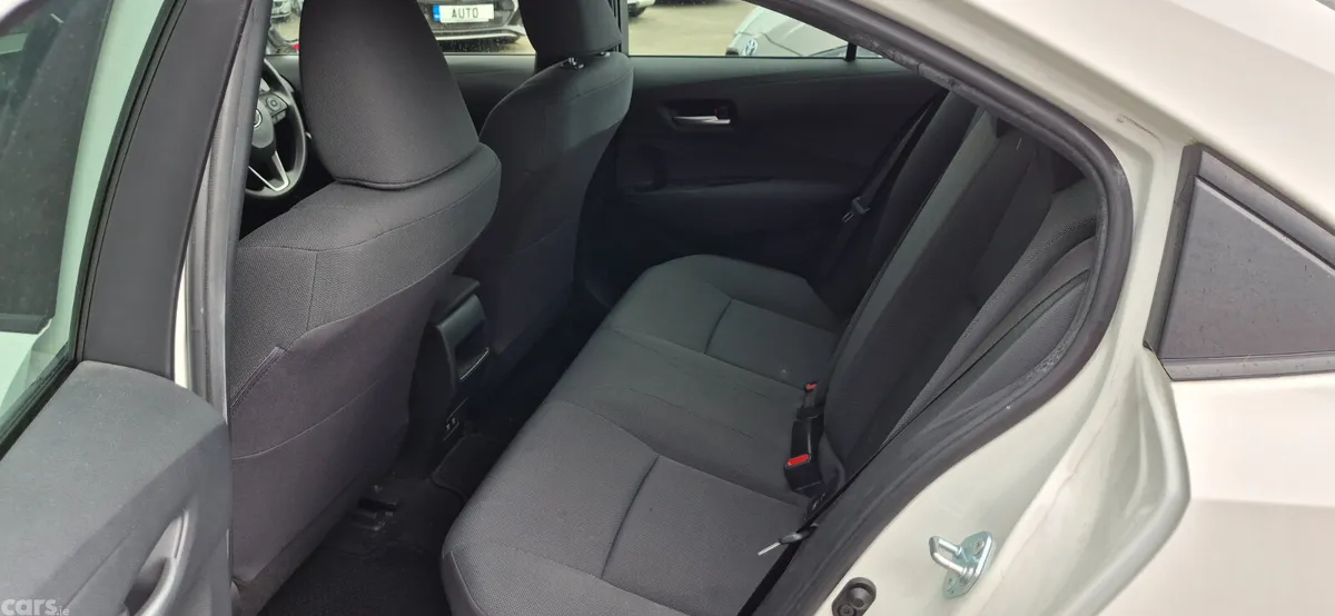 Toyota Corolla Saloon, Petrol Hybrid, 2021, White