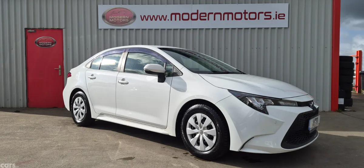Toyota Corolla Saloon, Petrol Hybrid, 2021, White