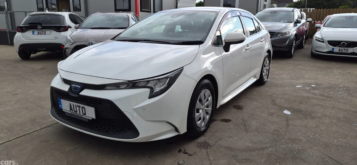 Toyota Corolla Saloon, Petrol Hybrid, 2021, White