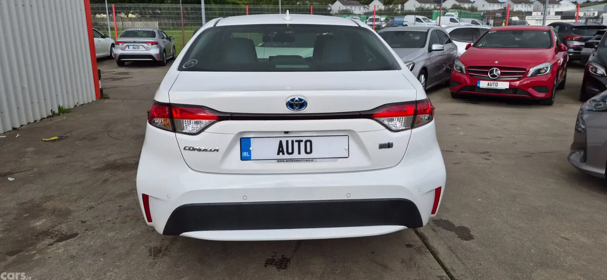 Toyota Corolla Saloon, Petrol Hybrid, 2021, White