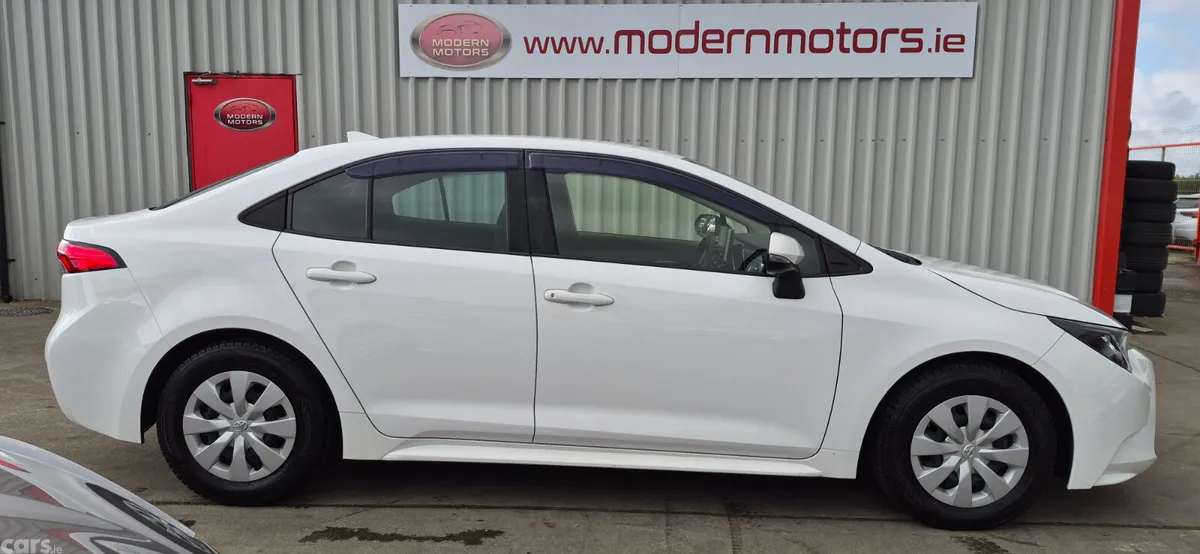 Toyota Corolla Saloon, Petrol Hybrid, 2021, White