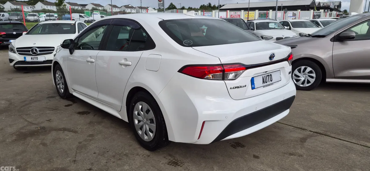 Toyota Corolla Saloon, Petrol Hybrid, 2021, White