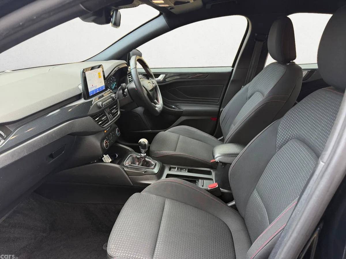 Ford Focus Hatchback, Diesel, 2019, Black
