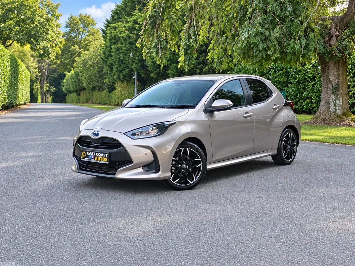 Toyota Yaris Hatchback, Petrol Hybrid, 2022, Grey