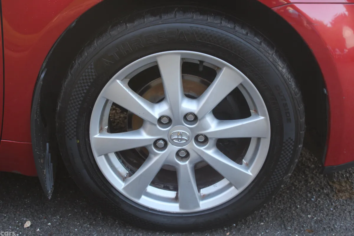 Toyota Avensis Saloon, Diesel, 2012, Red