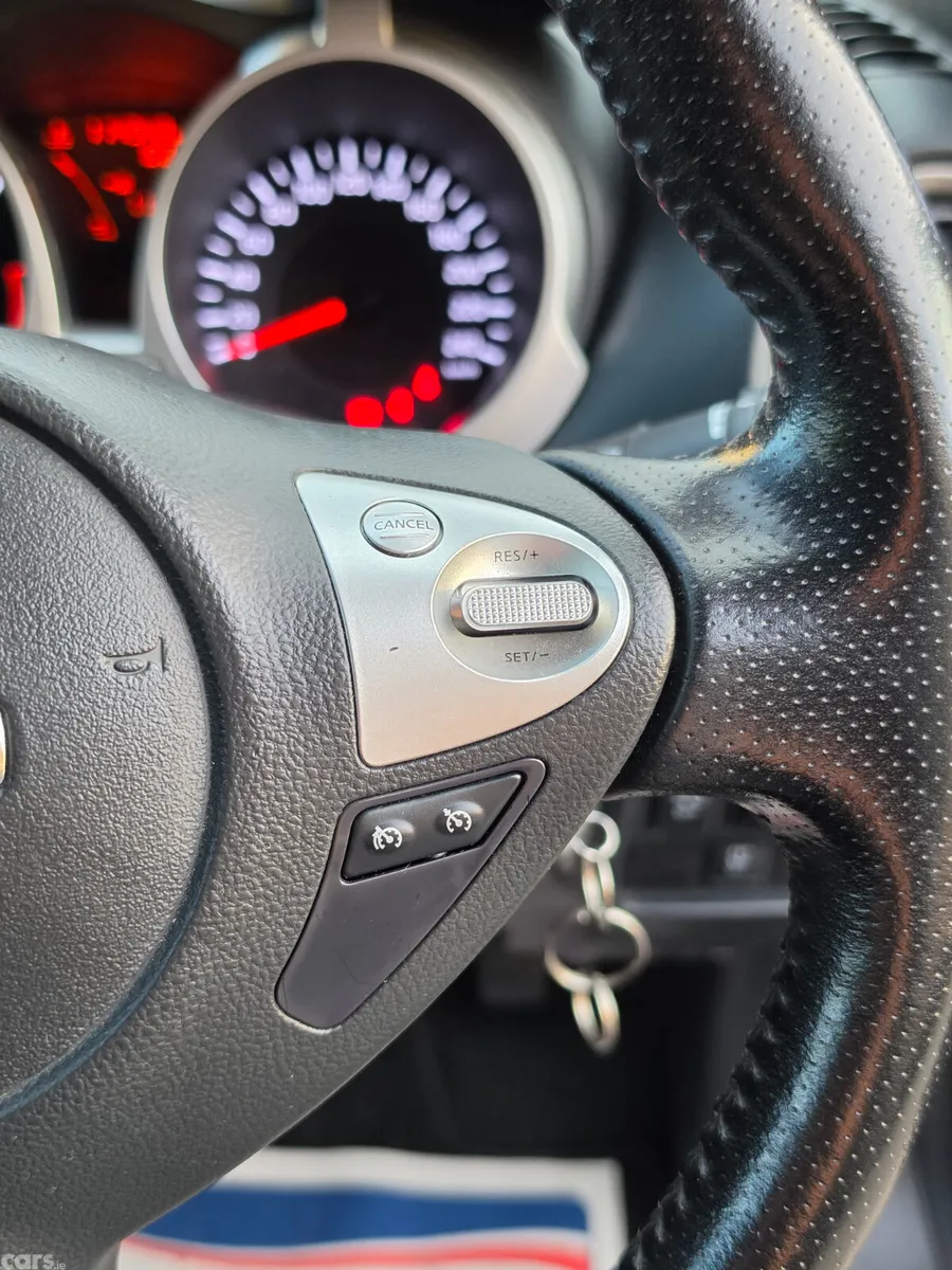 Nissan Juke SUV, Diesel, 2015, Grey