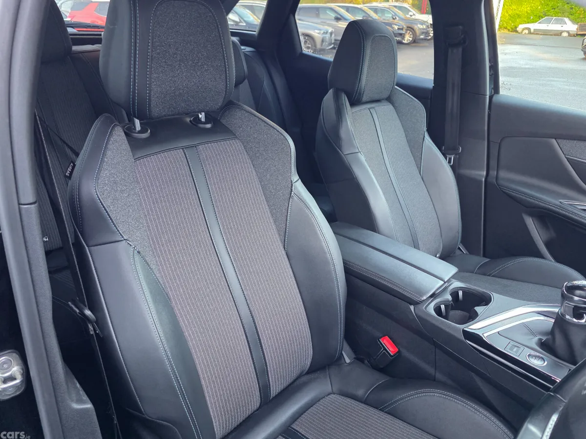 Peugeot 3008 MPV, Diesel, 2022, Black