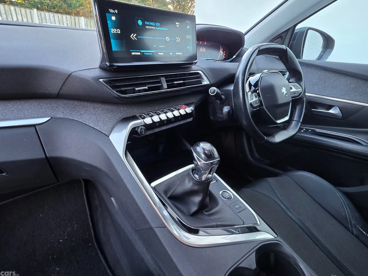 Peugeot 3008 MPV, Diesel, 2022, Black