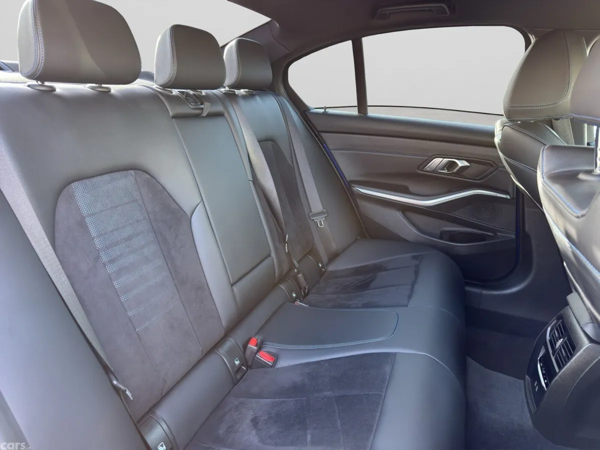 BMW 3-Series Saloon, Petrol Hybrid, 2023, Blue