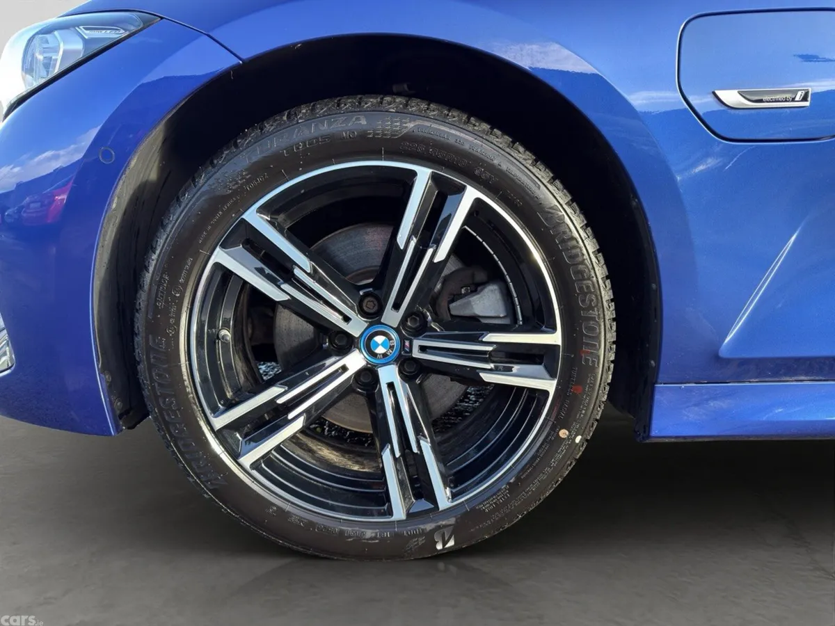 BMW 3-Series Saloon, Petrol Hybrid, 2023, Blue