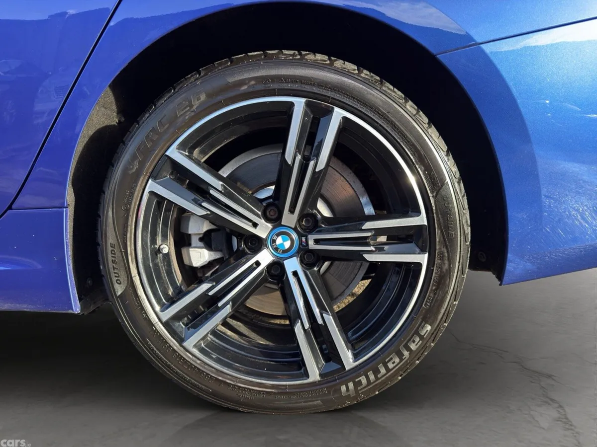 BMW 3-Series Saloon, Petrol Hybrid, 2023, Blue