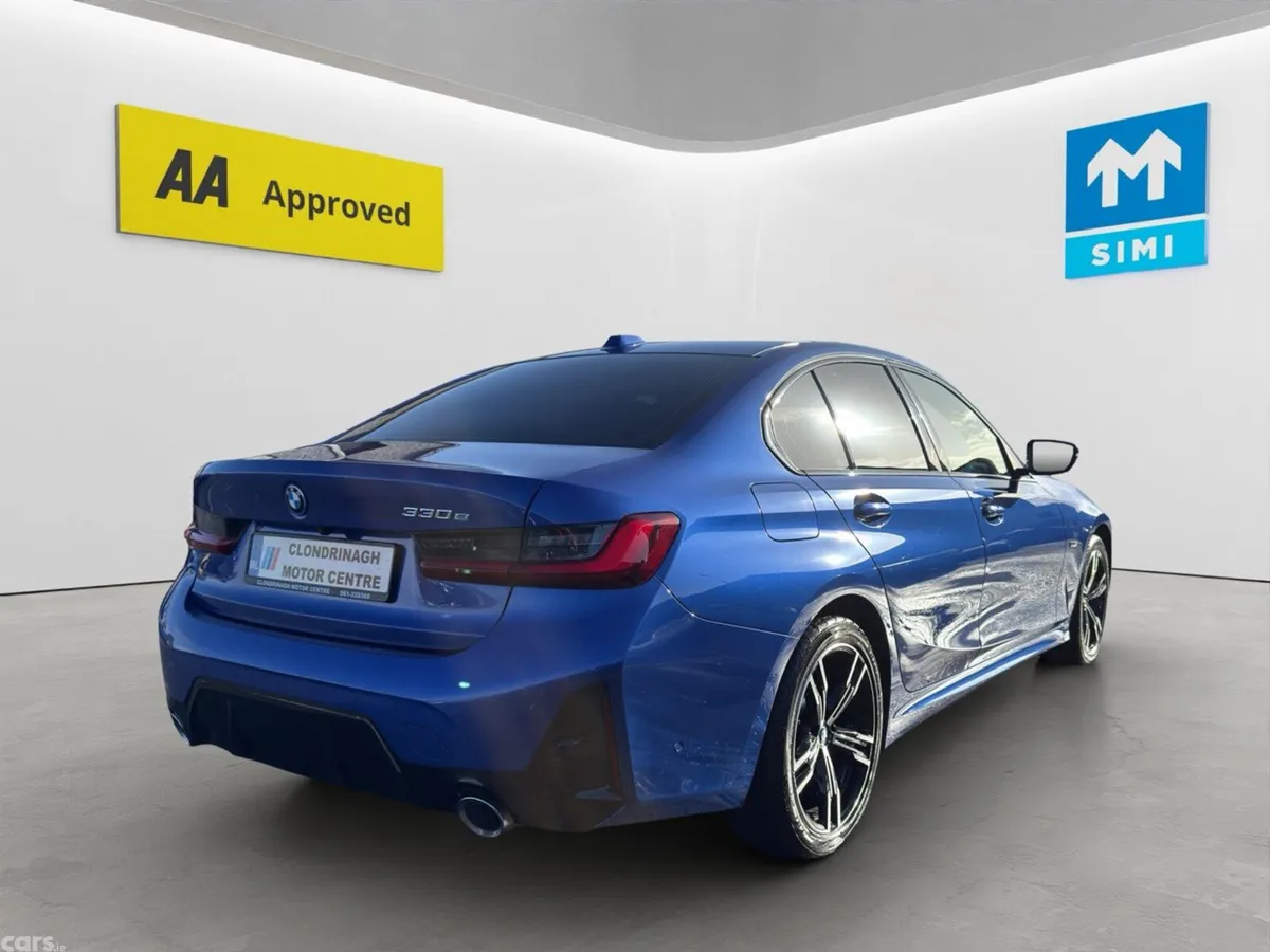 BMW 3-Series Saloon, Petrol Hybrid, 2023, Blue