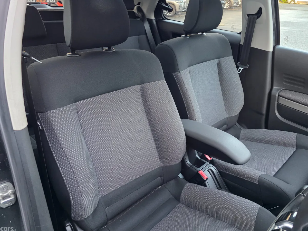 Citroen C4 Hatchback, Petrol, 2015, Grey