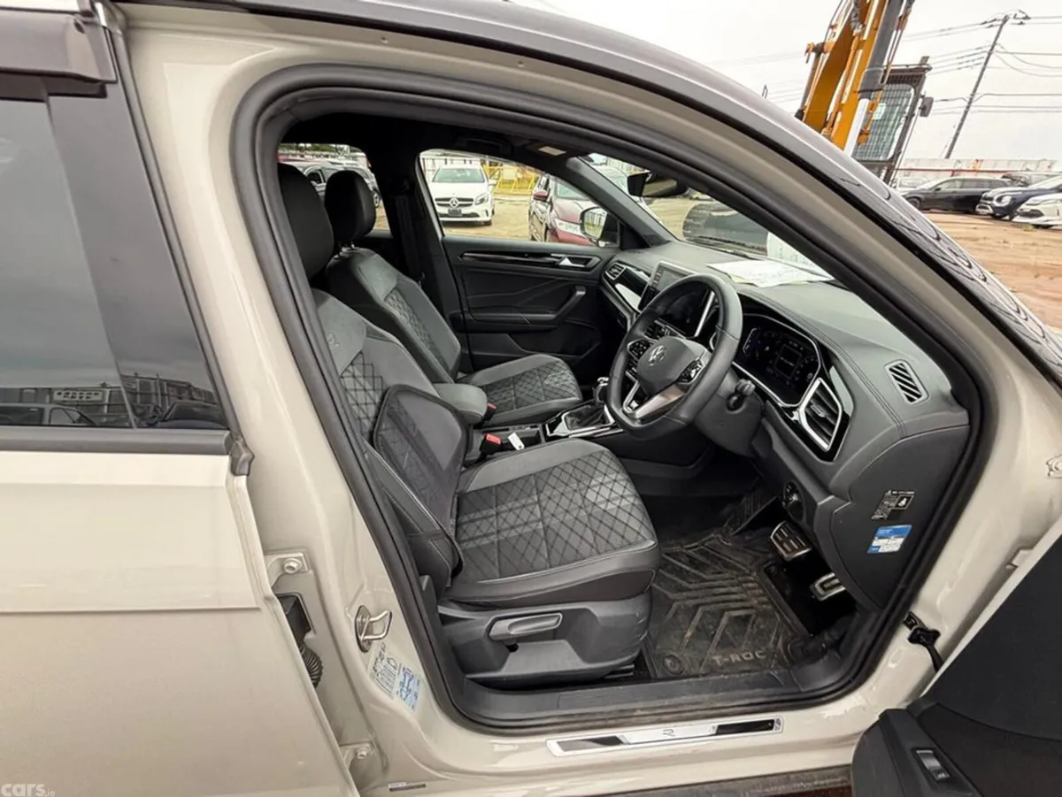 Volkswagen T-Roc SUV, Diesel, 2023, White