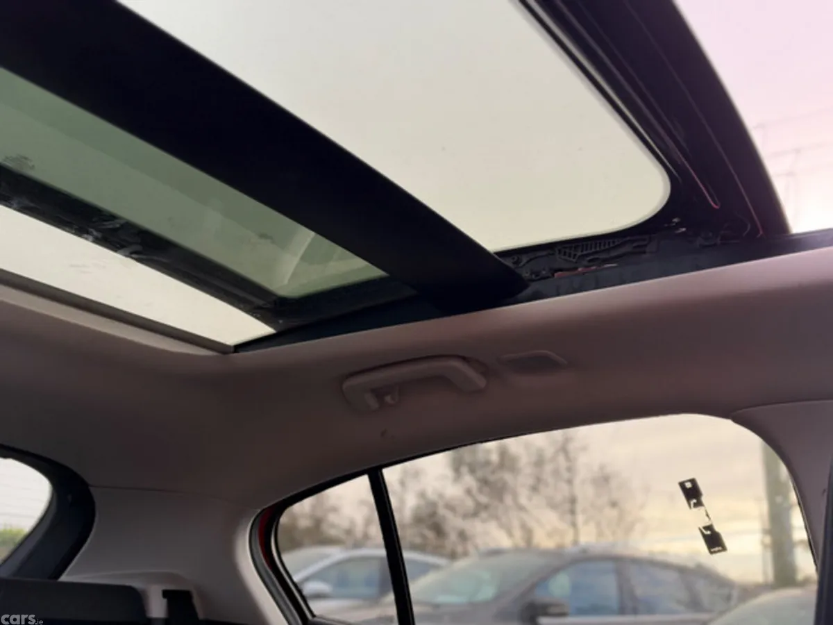 Ford Focus Hatchback, Diesel, 2021, Red