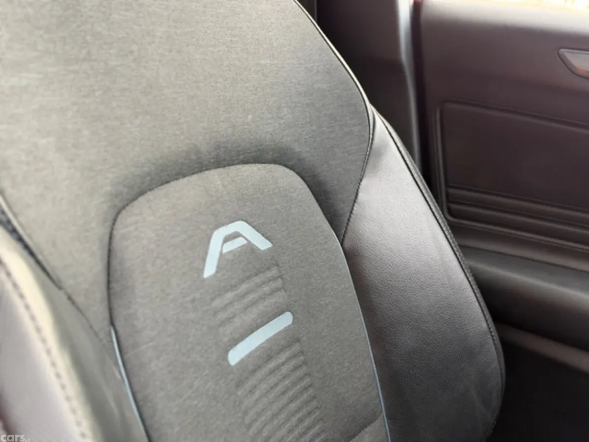Ford Focus Hatchback, Diesel, 2021, Red