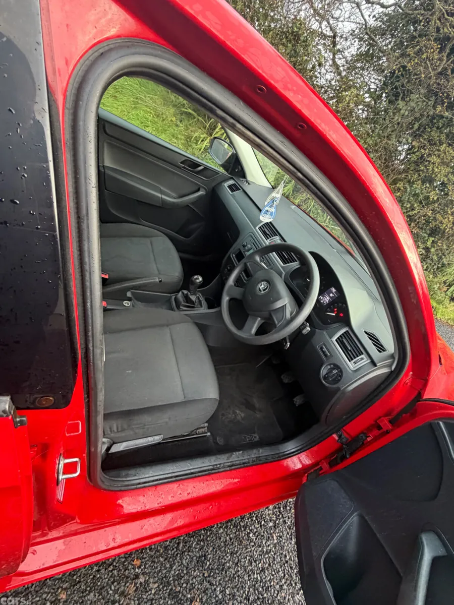 Skoda Rapid Saloon, Petrol, 2013, Red