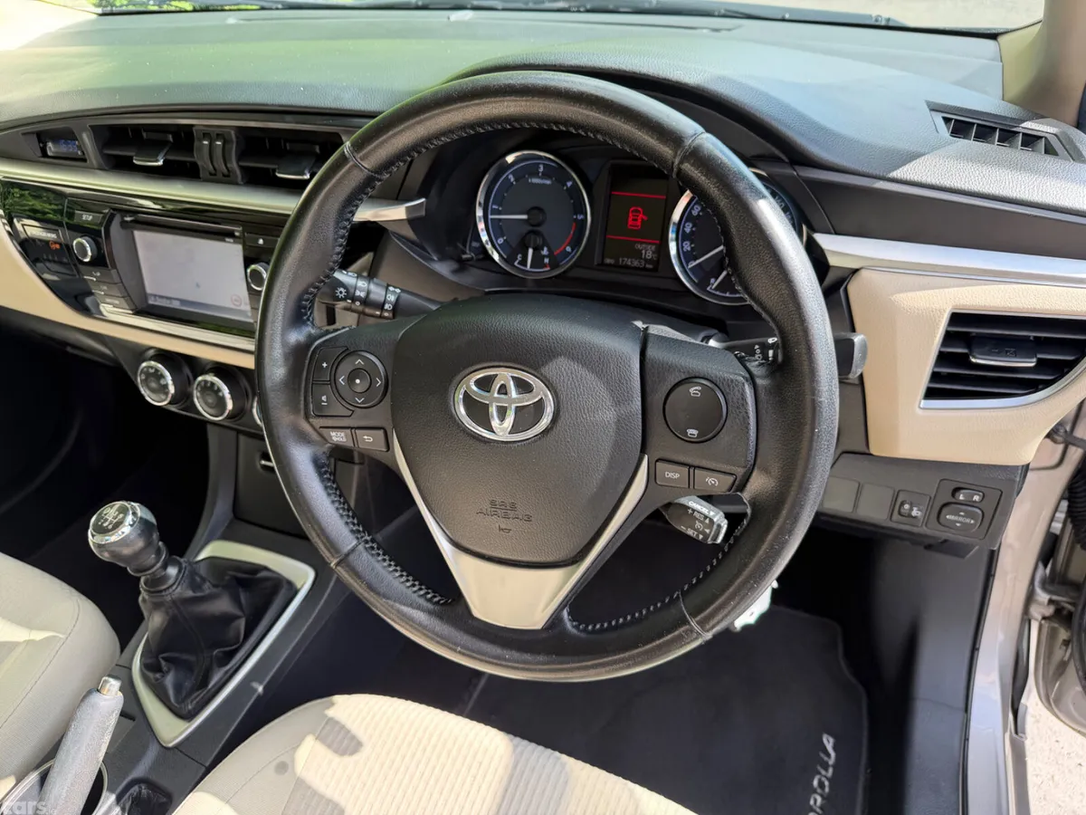 Toyota Corolla Saloon, Diesel, 2016, Grey