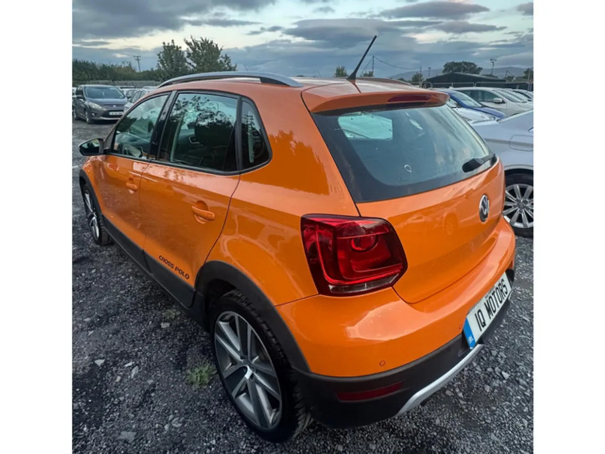 Volkswagen Polo Hatchback, Petrol, 2011, Orange