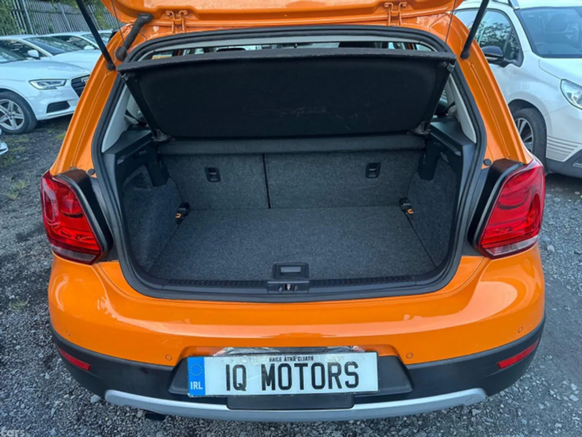 Volkswagen Polo Hatchback, Petrol, 2011, Orange