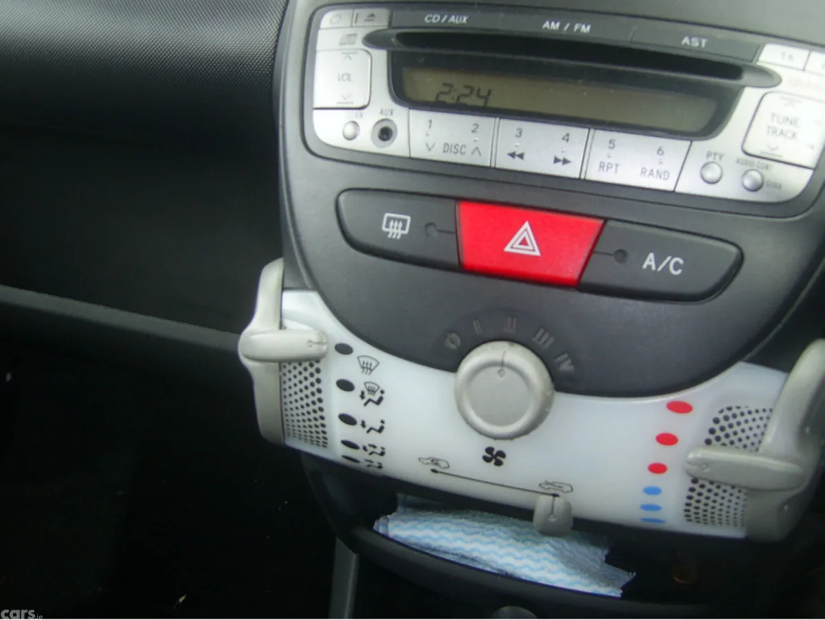 Toyota Aygo Hatchback, Petrol, 2013, White