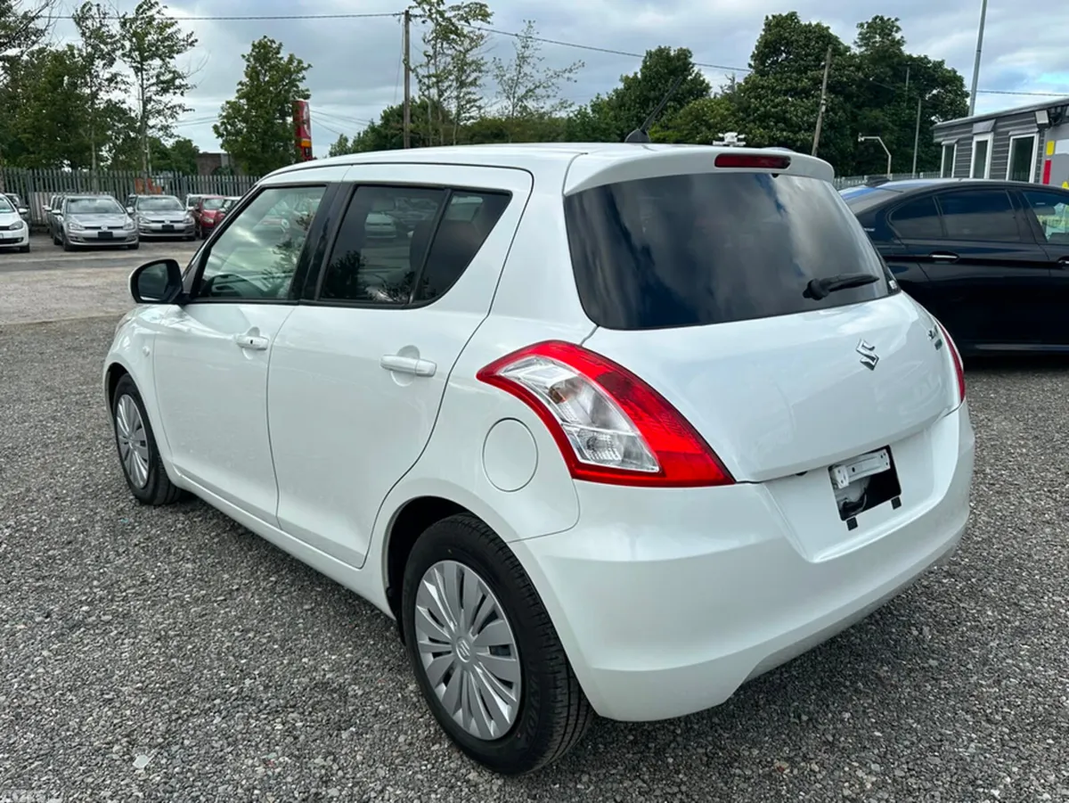 Suzuki Swift Hatchback, Petrol, 2016, White