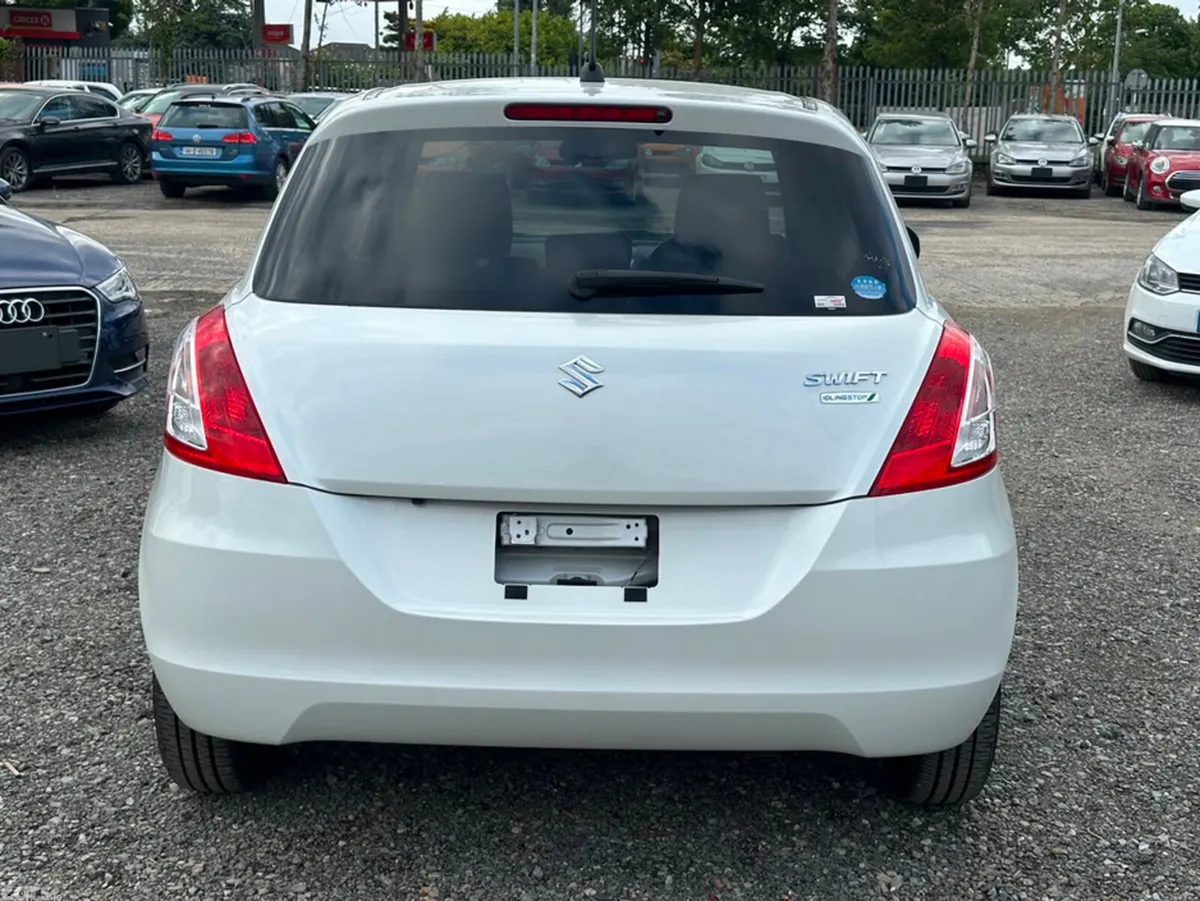 Suzuki Swift Hatchback, Petrol, 2016, White