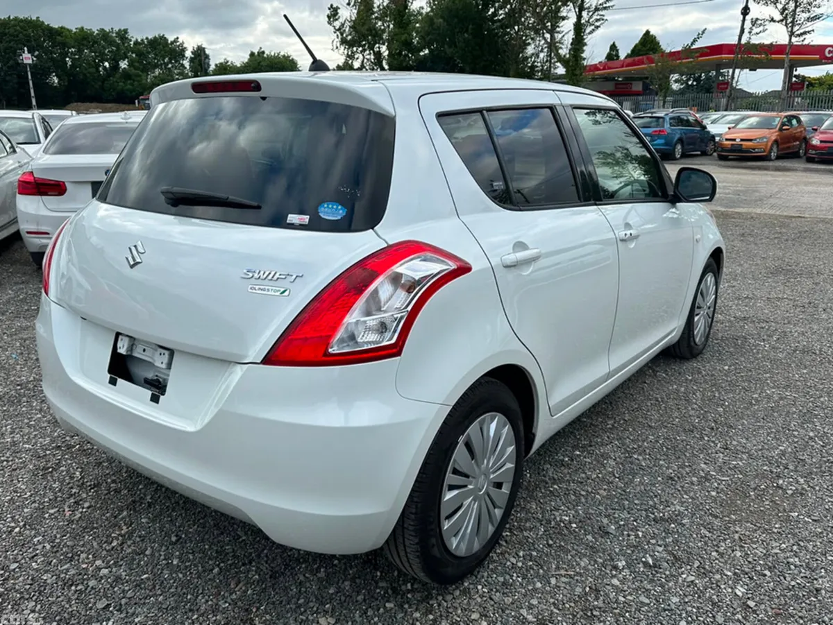 Suzuki Swift Hatchback, Petrol, 2016, White