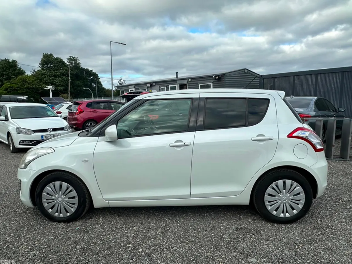 Suzuki Swift Hatchback, Petrol, 2016, White