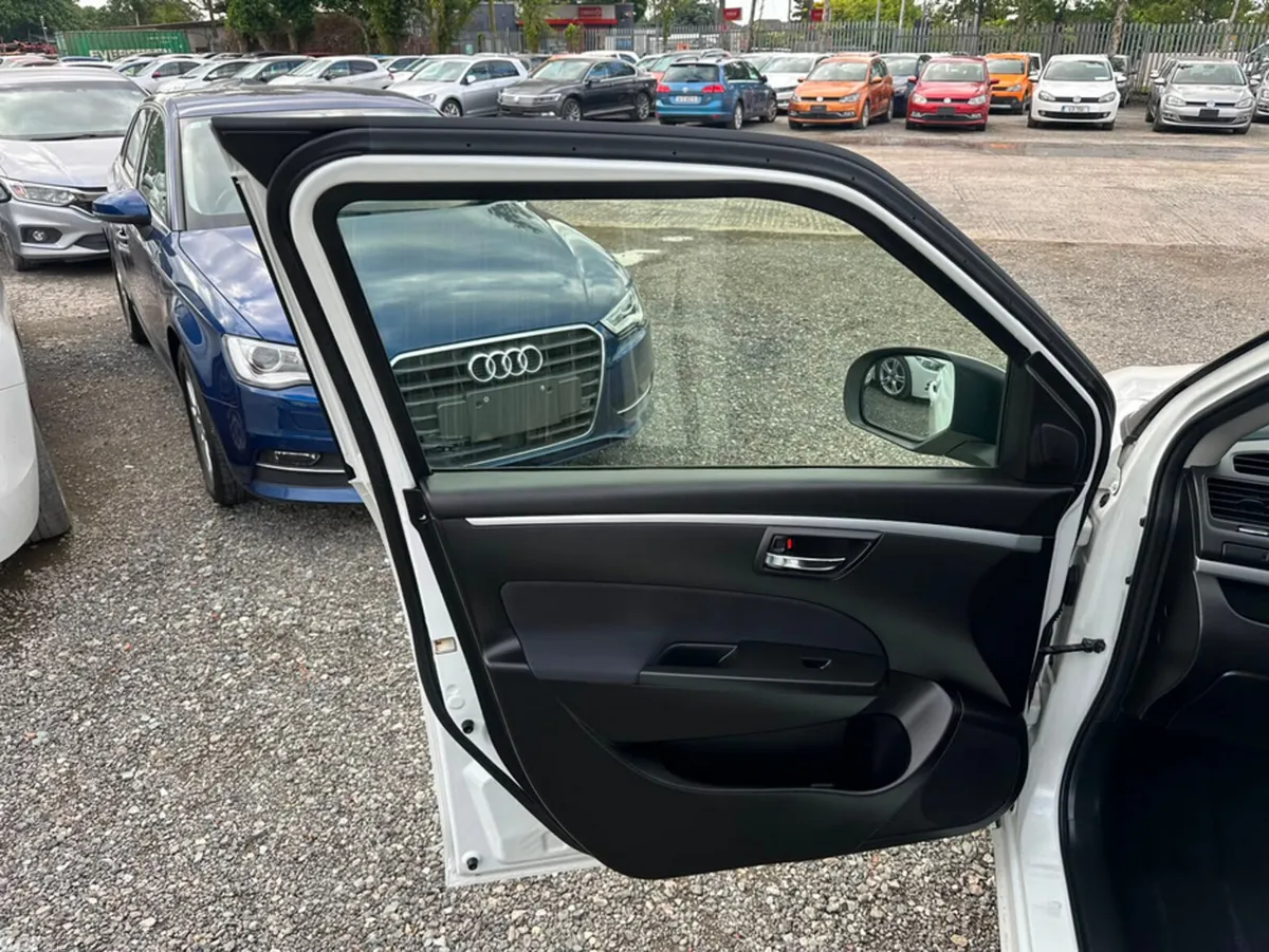 Suzuki Swift Hatchback, Petrol, 2016, White