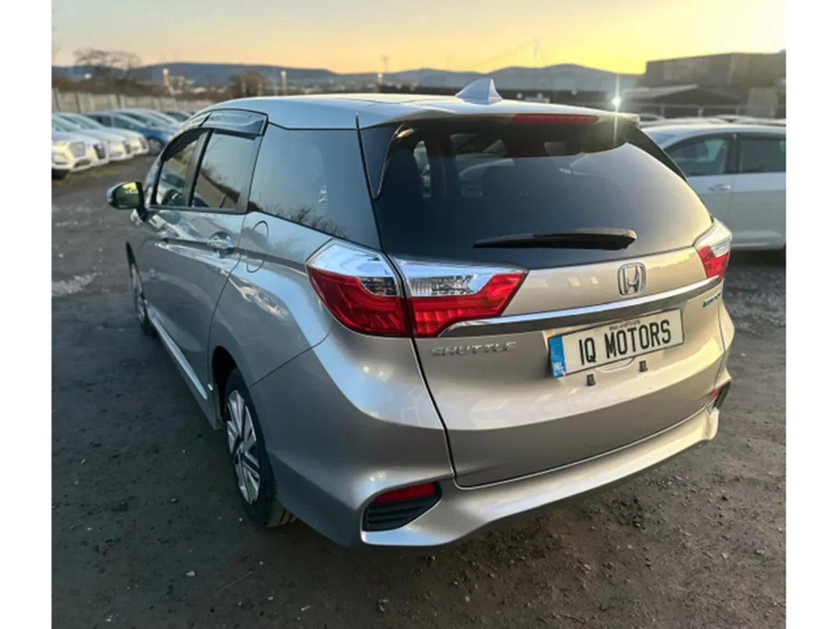 Honda Shuttle Estate, Petrol Hybrid, 2019, Silver