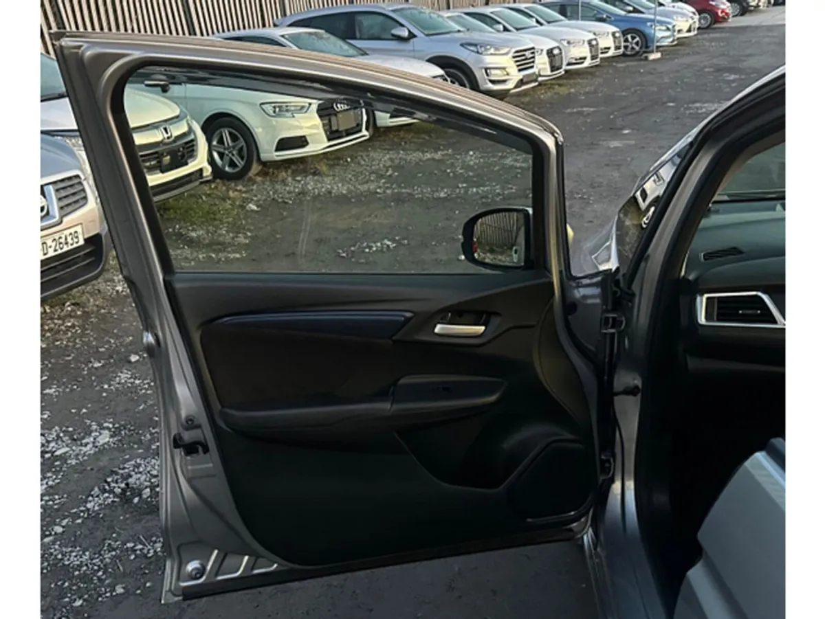 Honda Shuttle Estate, Petrol Hybrid, 2019, Silver