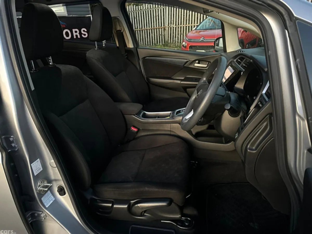 Honda Shuttle Estate, Petrol Hybrid, 2019, Silver
